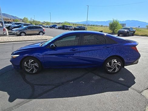 Used 2025 Hyundai Elantra Sport FWD image 7