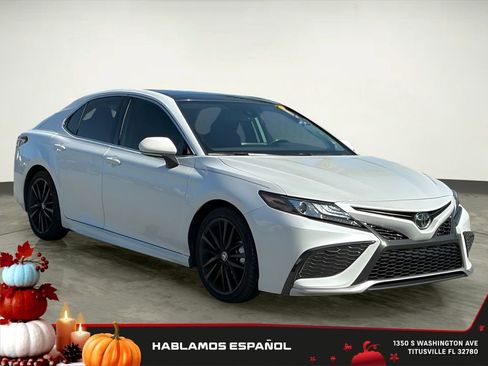 Used 2021 Toyota Camry XSE image 14
