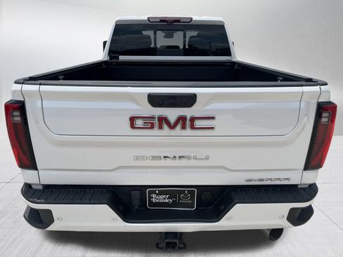 Used 2024 GMC Sierra 3500 Denali w/ Technology Package AWD/4WD image 7