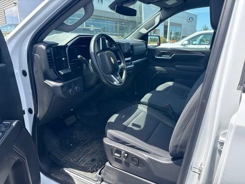 Used 2023 Chevrolet Silverado 1500 LT AWD/4WD image 15