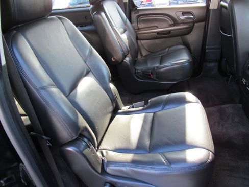 Used 2013 GMC Yukon XL Denali image 33