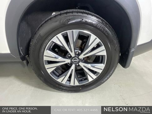 Used 2022 Nissan Rogue SV FWD image 10