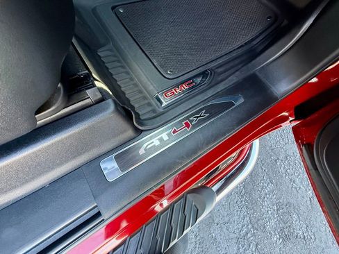Used 2022 GMC Sierra 1500 AT4X image 43