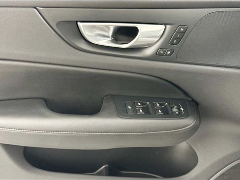Used 2025 Volvo S60 B5 Core image 17