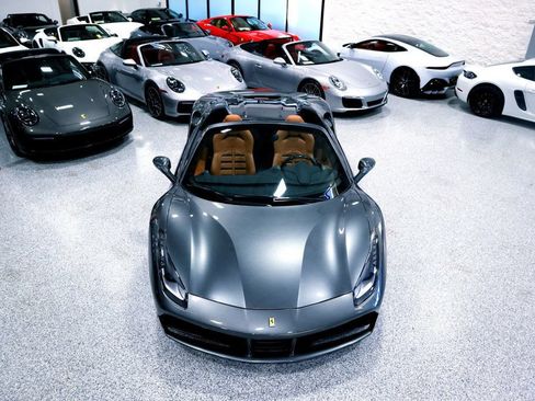 Used 2017 Ferrari 488 Spider RWD image 17
