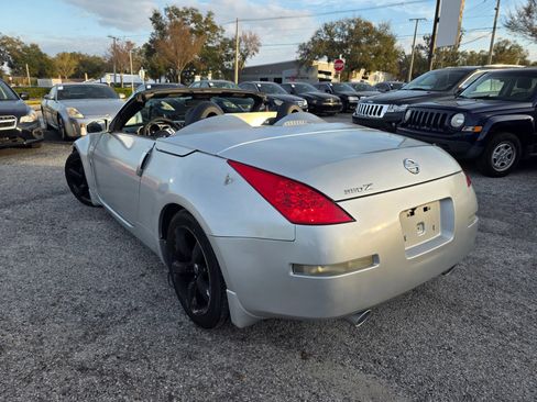 Used 2007 Nissan 350Z Enthusiast RWD image 5