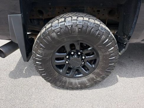 Used 2018 Chevrolet Silverado 2500 LTZ w/ Midnight Edition AWD/4WD image 31