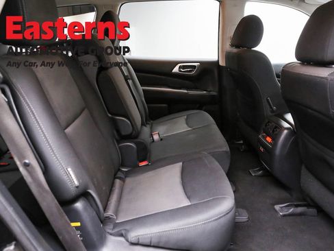 Used 2020 Nissan Pathfinder S FWD image 23