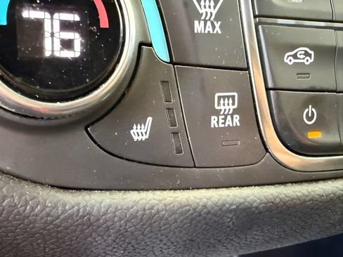 Used 2024 Chevrolet Equinox RS FWD image 28