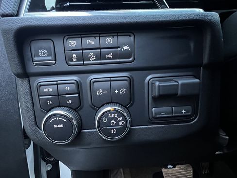 Used 2025 Chevrolet Tahoe RST w/ Comfort Package image 12