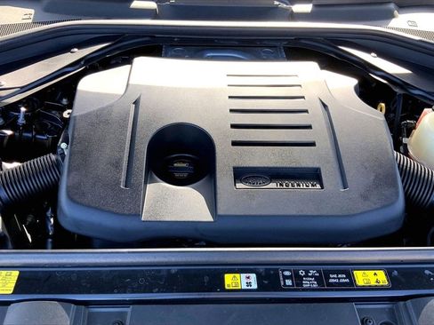 Used 2025 Land Rover Range Rover Sport image 29