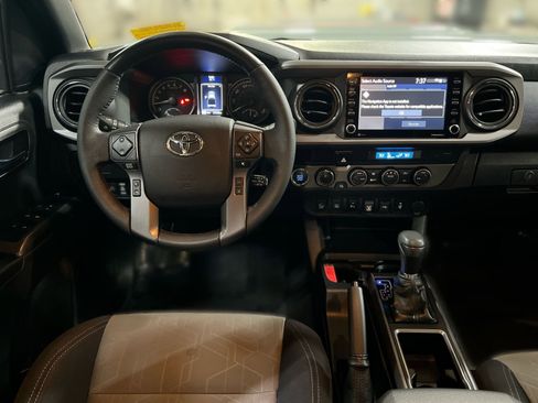 Used 2022 Toyota Tacoma TRD Sport image 23
