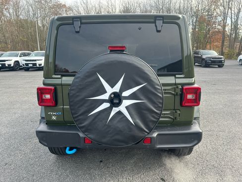 Used 2022 Jeep Wrangler Unlimited Sahara w/ Cold Weather Group image 7