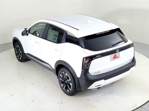 Used 2025 Nissan Kicks SV image 38