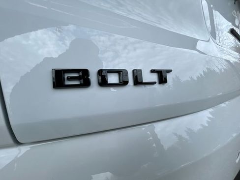 New 2027 Chevrolet Bolt LT w/ Comfort Package FWD image 29