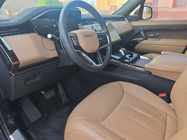 Used 2024 Land Rover Range Rover Sport SE AWD/4WD image 10