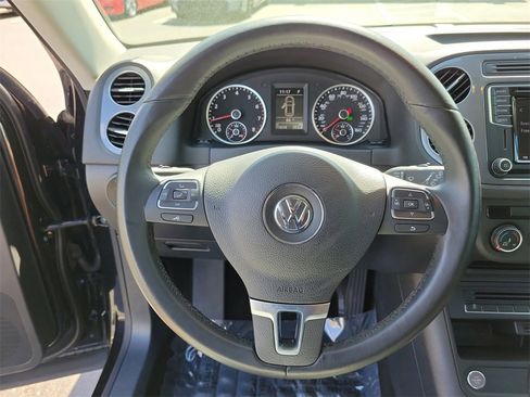 Used 2017 Volkswagen Tiguan Limited w/ Premium Package image 26