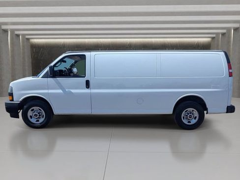 Used 2023 GMC Savana 2500 Extended w/ Driver Convenience Package RWD image 2