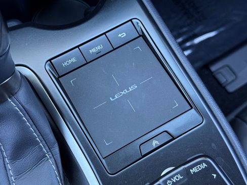 Used 2022 Lexus UX 200 image 29