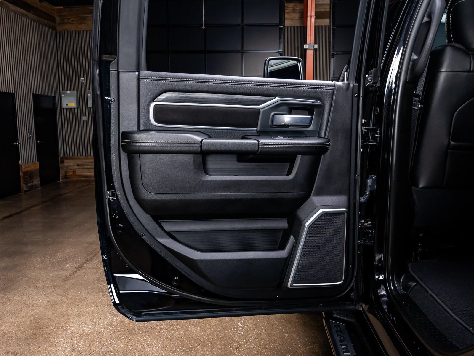 Used 2024 RAM 2500 Laramie w/ Night Edition AWD/4WD image 40