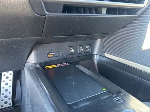 Used 2025 Toyota Camry SE image 23