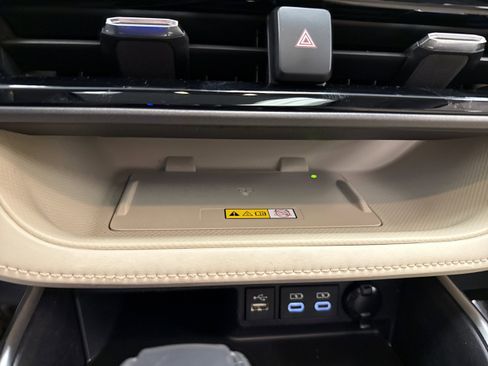 Used 2023 Toyota Highlander Limited image 54