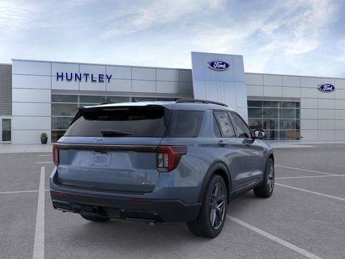 New 2026 Ford Explorer ST-Line w/ ST-Line Street Pack image 8