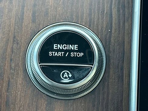 Certified 2025 Mercedes-Benz GLC 300 4MATIC image 19