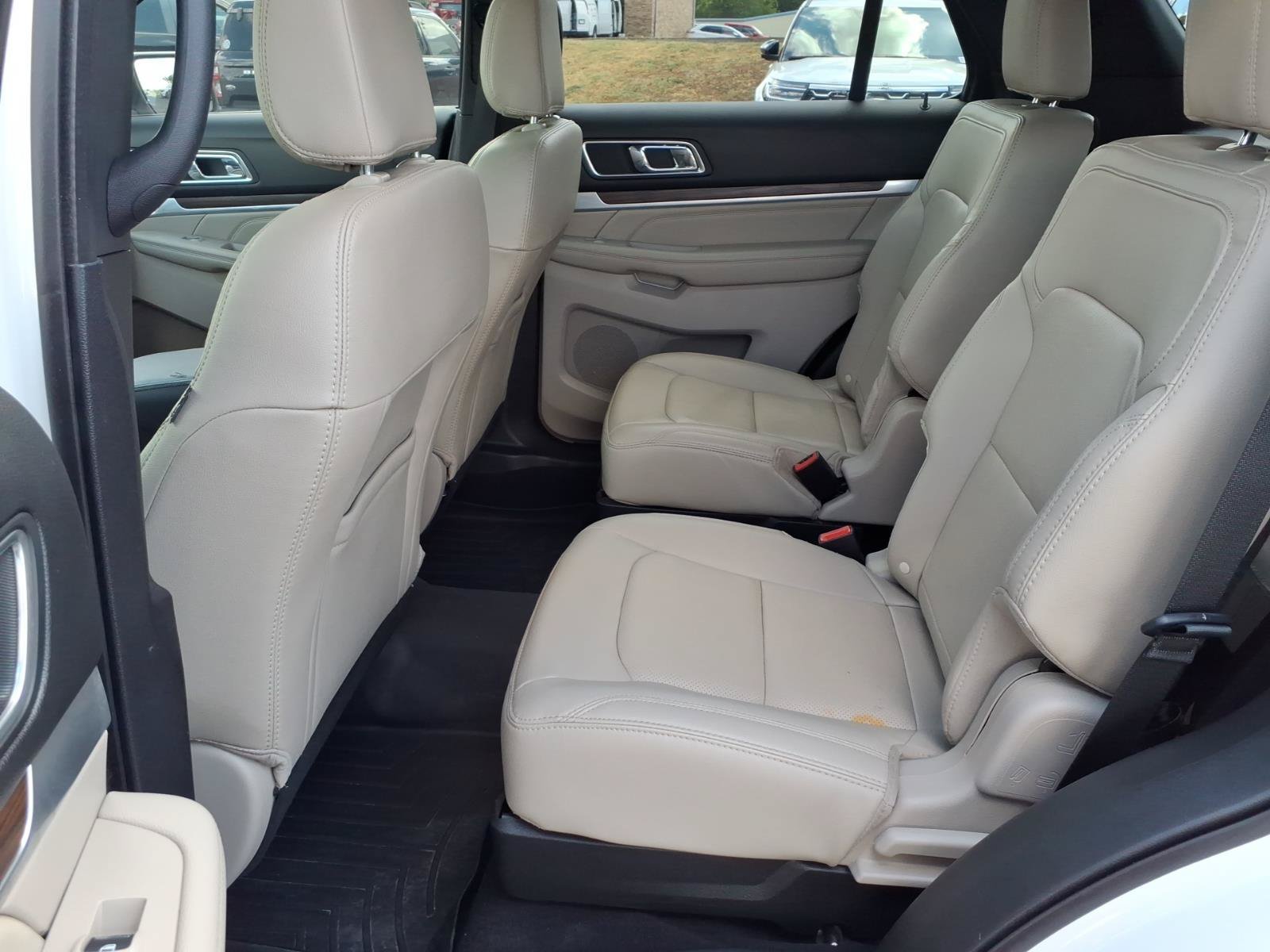 Used 2018 Ford Explorer Limited w/ Ford Safe & Smart Package FWD image 19