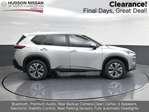 Used 2022 Nissan Rogue SV image 1