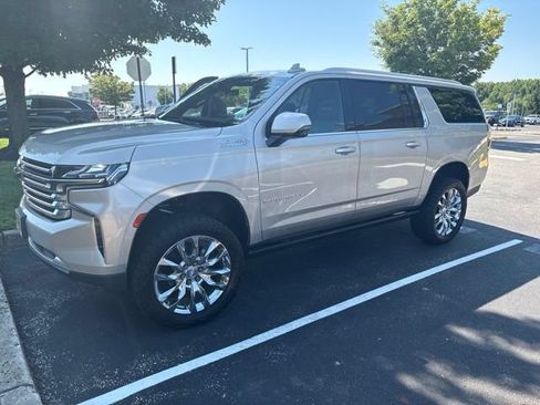Used 2021 Chevrolet Suburban High Country AWD/4WD image 1