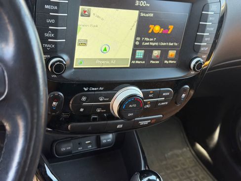 Used 2016 Kia Soul ! w/ Premium Package FWD image 20