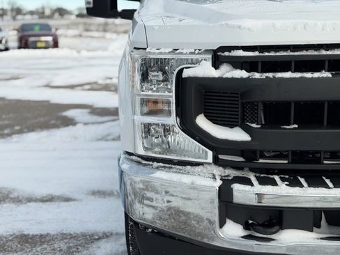 Used 2020 Ford F250 XL w/ Power Equipment Group image 4