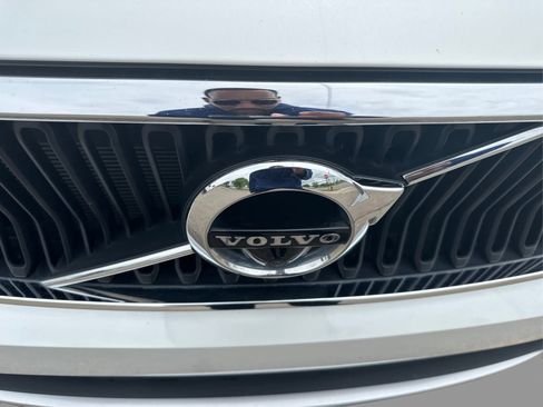 Used 2022 Volvo XC40 T5 Momentum AWD/4WD image 33