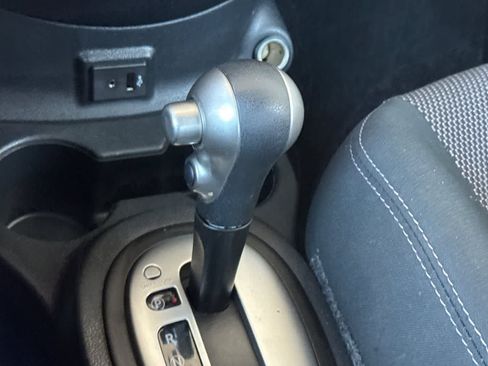 Used 2017 Nissan Versa SV FWD image 20