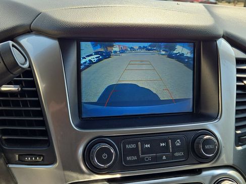 Used 2020 Chevrolet Suburban LT w/ Max Trailering Package RWD image 18