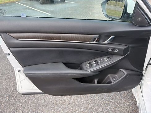 Used 2018 Honda Accord EX-L image 19
