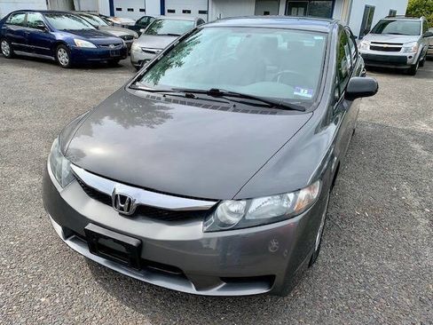 Used 2011 Honda Civic DX-VP image 4