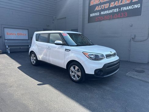 Used 2018 Kia Soul FWD image 1