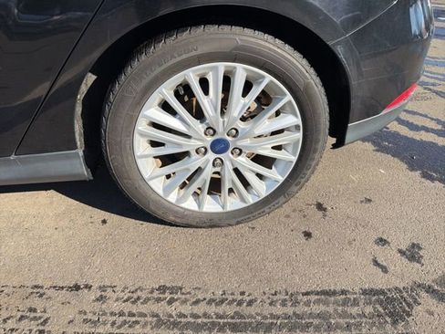 Used 2017 Ford Focus Titanium w/ Titanium Technology Package image 15