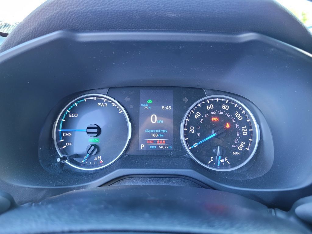 Used 2021 Toyota RAV4 LE AWD/4WD image 24