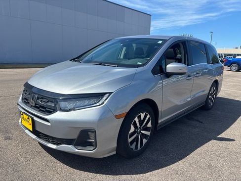 Used 2025 Honda Odyssey EX-L image 3