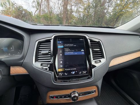 Certified 2022 Volvo XC90 T8 Inscription Expression w/ Advanced Package image 30