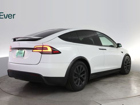 Used 2023 Tesla Model X AWD/4WD image 3