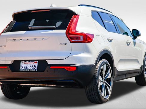 Certified 2026 Volvo XC40 B5 Ultra AWD/4WD image 7