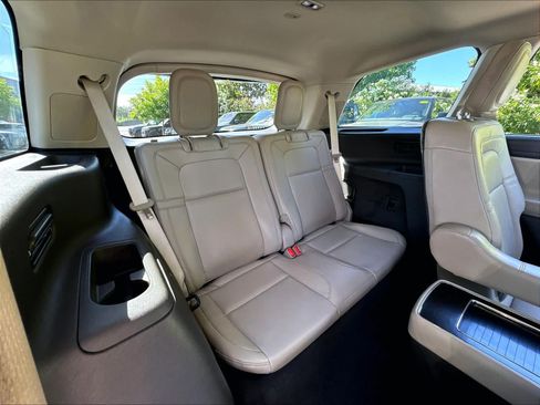 Used 2022 Lincoln Aviator Reserve w/ Equipment Group 201A AWD/4WD image 31
