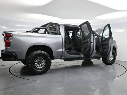 Used 2025 Chevrolet Silverado 1500 Custom Trail Boss w/ LPO, Dark Essentials Package AWD/4WD image 4