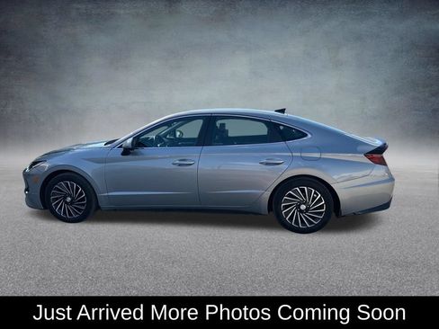 Used 2023 Hyundai Sonata SEL FWD image 2