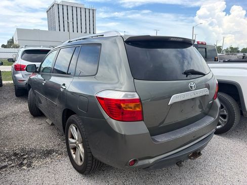 Used 2010 Toyota Highlander Limited w/ Extra Value Pkg 8 AWD/4WD image 4