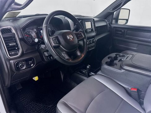 Used 2024 RAM 3500 Tradesman w/ Chrome Appearance Group image 30